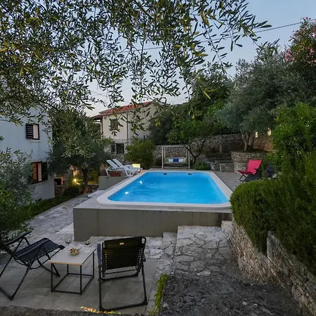 Family Rosin With Garden&pool Milna (Brac)