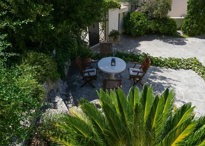 Family Rosin With Garden&pool Villa Milna (Brac)