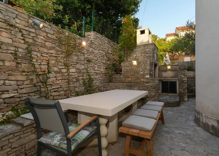 Family Rosin With Garden&pool Villa