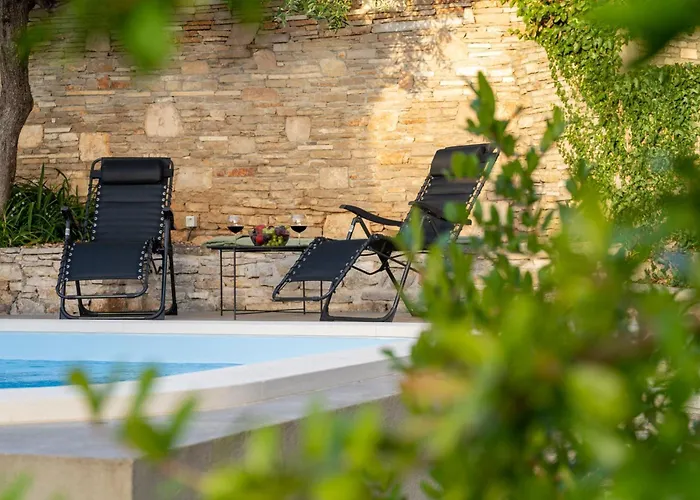 Family Rosin With Garden&pool Villa *