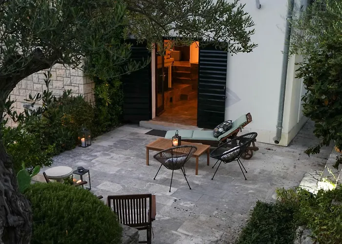 Family Rosin With Garden&pool Villa